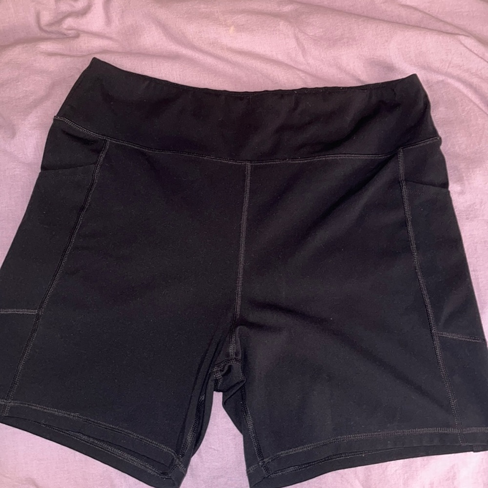 (1 of 3) American Eagle The Everything Pocket Bike short